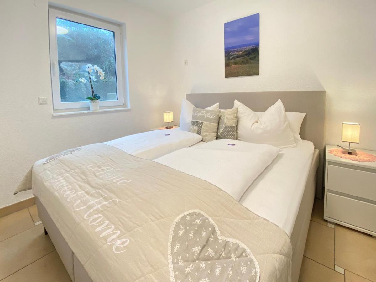 2 Zimmer Apartment, 70 Qm, Max 4 Pers, Private Terasse, 2 Parkplaetze, Internet 250 Mbit Gärtringen Exteriér fotografie